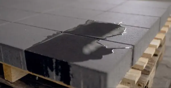 Rechteckpflaster anthrazit, naß, 8cm LKW befahrbar auf Palette