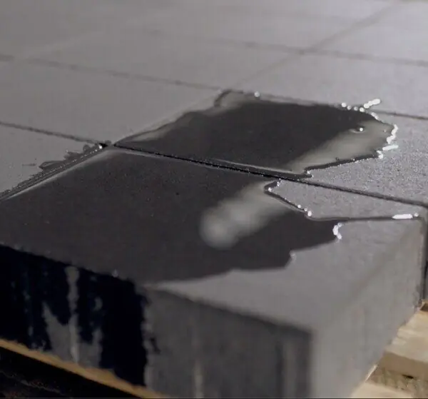 Rechteckpflaster anthrazit, naß, 8cm LKW befahrbar auf Palette