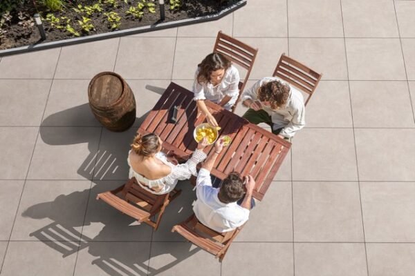 Terrassenansicht: Keramik Terrassenplatte Taupe (Beige) 3cm Stärke 60x60cm