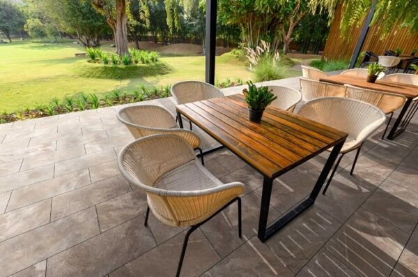 Terrasse mit Keramikplatten-3cm 40x80cm Nordlys Bergen braun-beige