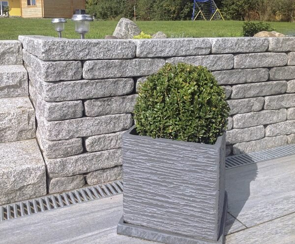 Natursteinmauer aus Granit Grau – Mauersteine Grey Rockface 40x16x8 cm