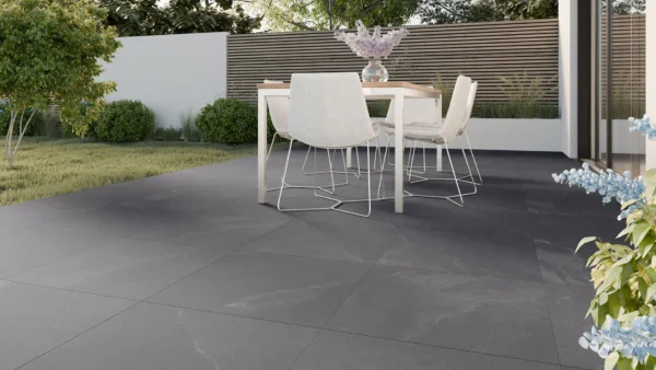 Elegante Keramik-Terrassenplatten "Pavia Antracite" in 3 cm Stärke, Anthrazitoptik – Ideal für Terrassen, Gehwege und Poolumrandungen. Erhältlich in den Formaten 40x80 cm und 60x60 cm.