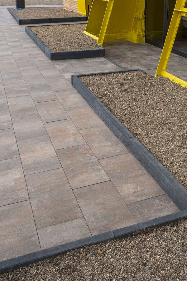 Beton Tiefbordstein anthrazit 100x40x8cm