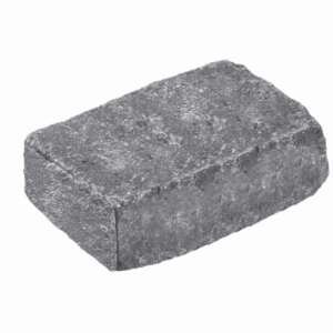 Ein Pflasterstein des Typs Diephaus Antik Basalt in den Maßen 21x14x7cm. Der Stein hat eine dunkle, natürliche Farbe und eine unregelmäßige Oberfläche, die ihm ein antikes Aussehen verleiht.